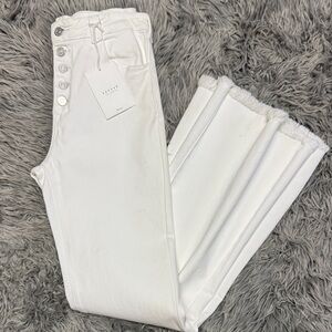 BRAND NEW KanCan white Button-Fly Jeans